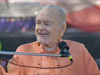 Swami Kriyananda speaking