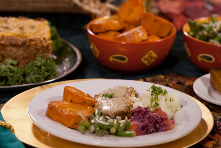 Thanksgiving dinner plate with nutloaf