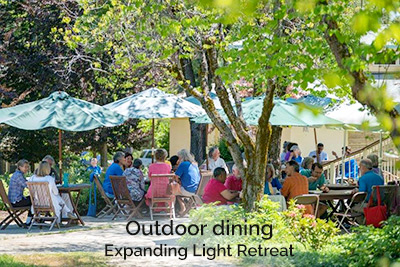 Outdoor Dining Expanding Light Reterat