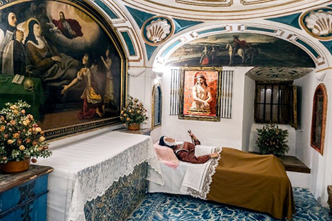 Ananda Spiritual Travels-Camino Pilgrimage-Image of-St.Teresa in room she passed