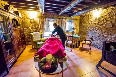 Ananda Spiritual Travels-Camino Pilgrimage-Welcome massage
