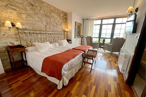 Ananda Spiritual Travels-Camino Pilgrimage- Large bedroom with a view