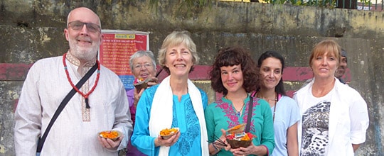 Flower-offerings-for-Mother-Ganga-at-Rishikesh