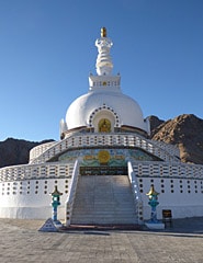 pronam-buddha-monument