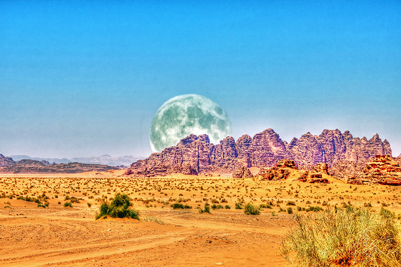 Full-moon-over-Wadi-Rum-desert