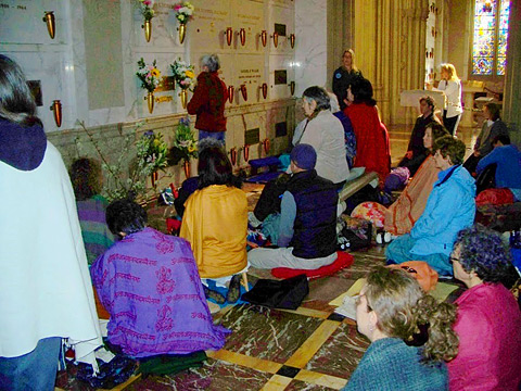 Ananda Spiritual Travels-Yoganandas Crypt group meditation